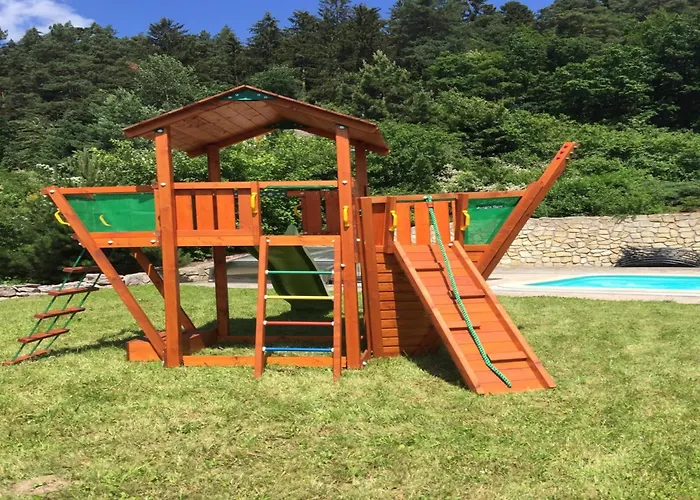 In Czechia With Heated Pool & Mountain Views Willa *